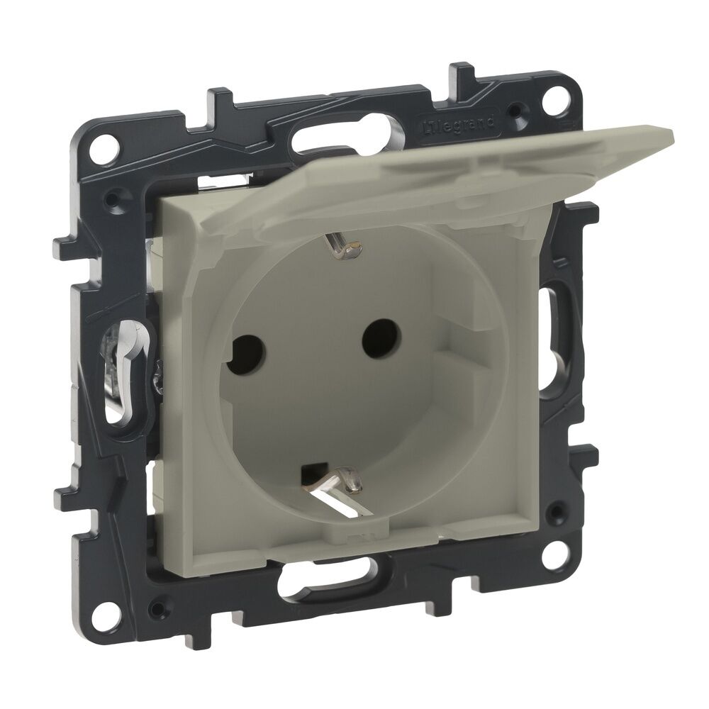 Legrand Niloe Step Schutzkontakt Steckdose 864663